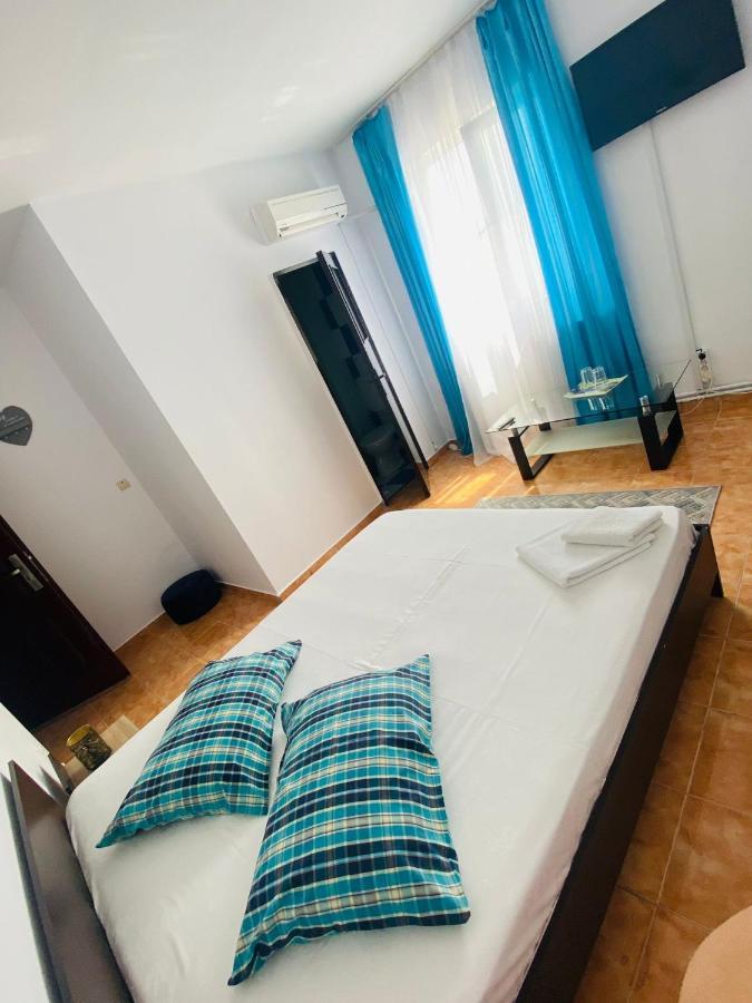 Casa Ana Hotel Boekarest Buitenkant foto